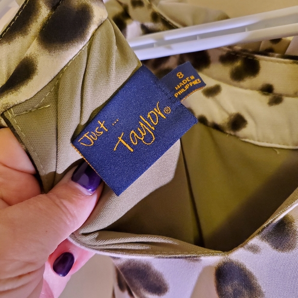 Just....Taylor Dress - Picture 3 of 6